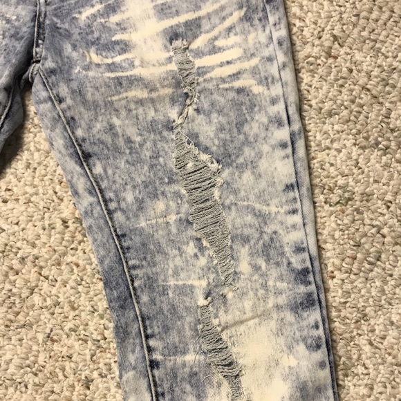 VIP Distressed Jeans ! - Picture 4 of 7